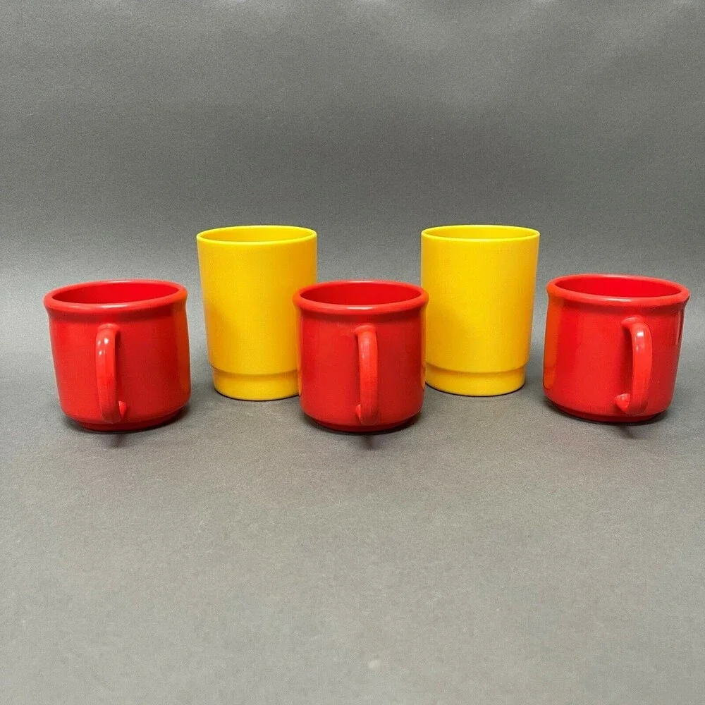 Kids Travel Plastic‎ Cups Glasses Red Yellow Lot of 5